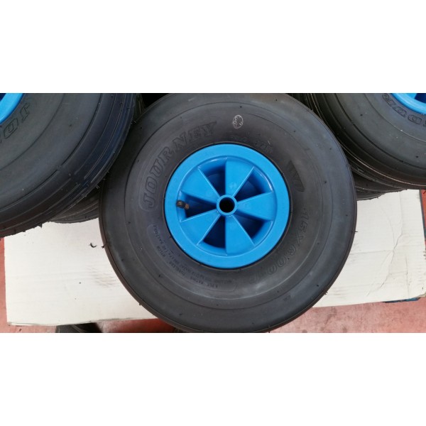 Roue à pédale pneumatique